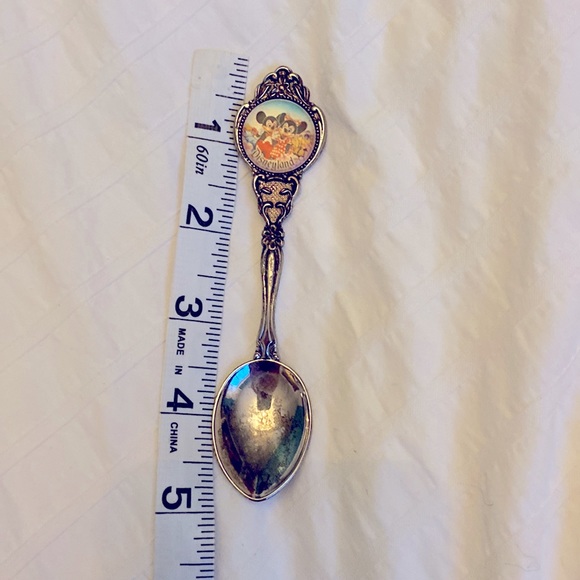 DISNEYLAND vintage silver collectors spoon - Picture 5 of 5